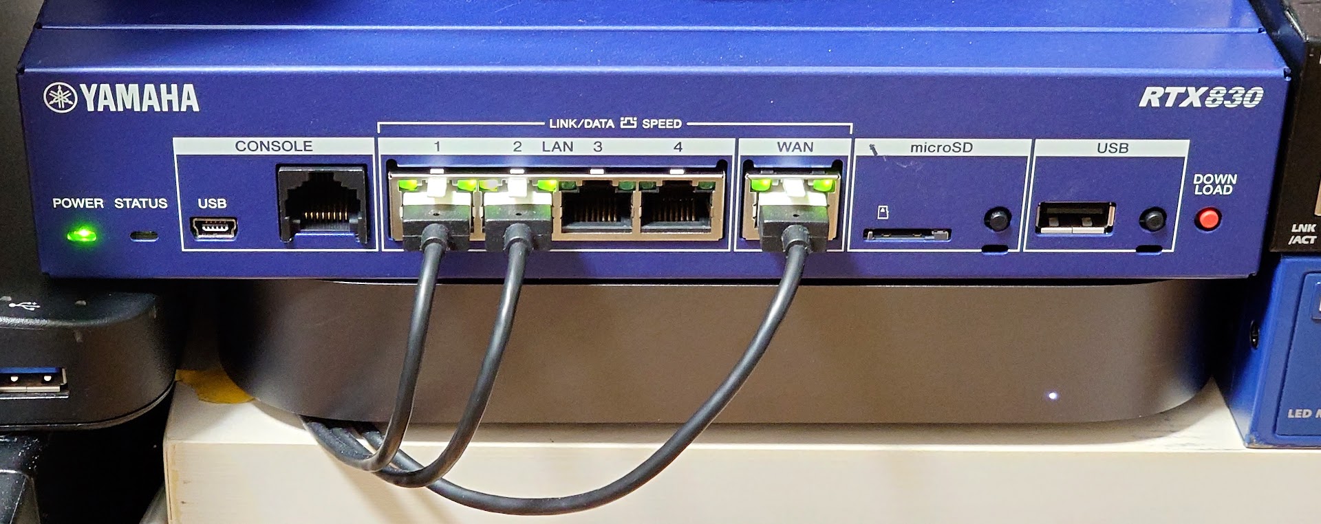 サーバー本体の写真